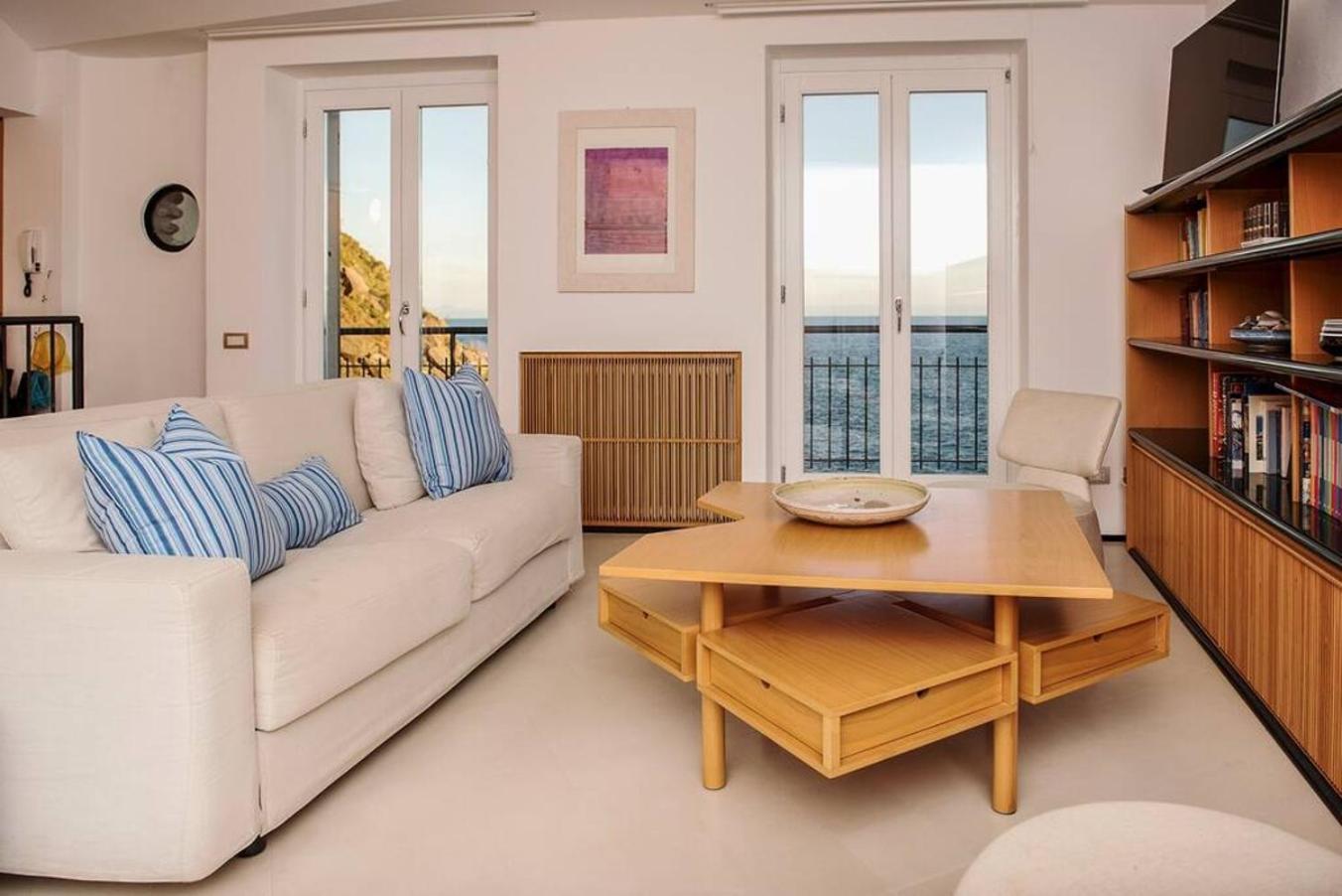 베르나차 Carattino 12 Idyllic Seafront Retreat 아파트 외부 사진