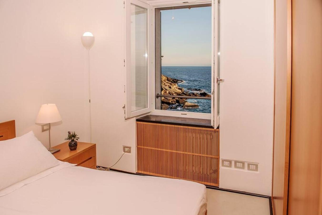 베르나차 Carattino 12 Idyllic Seafront Retreat 아파트 외부 사진