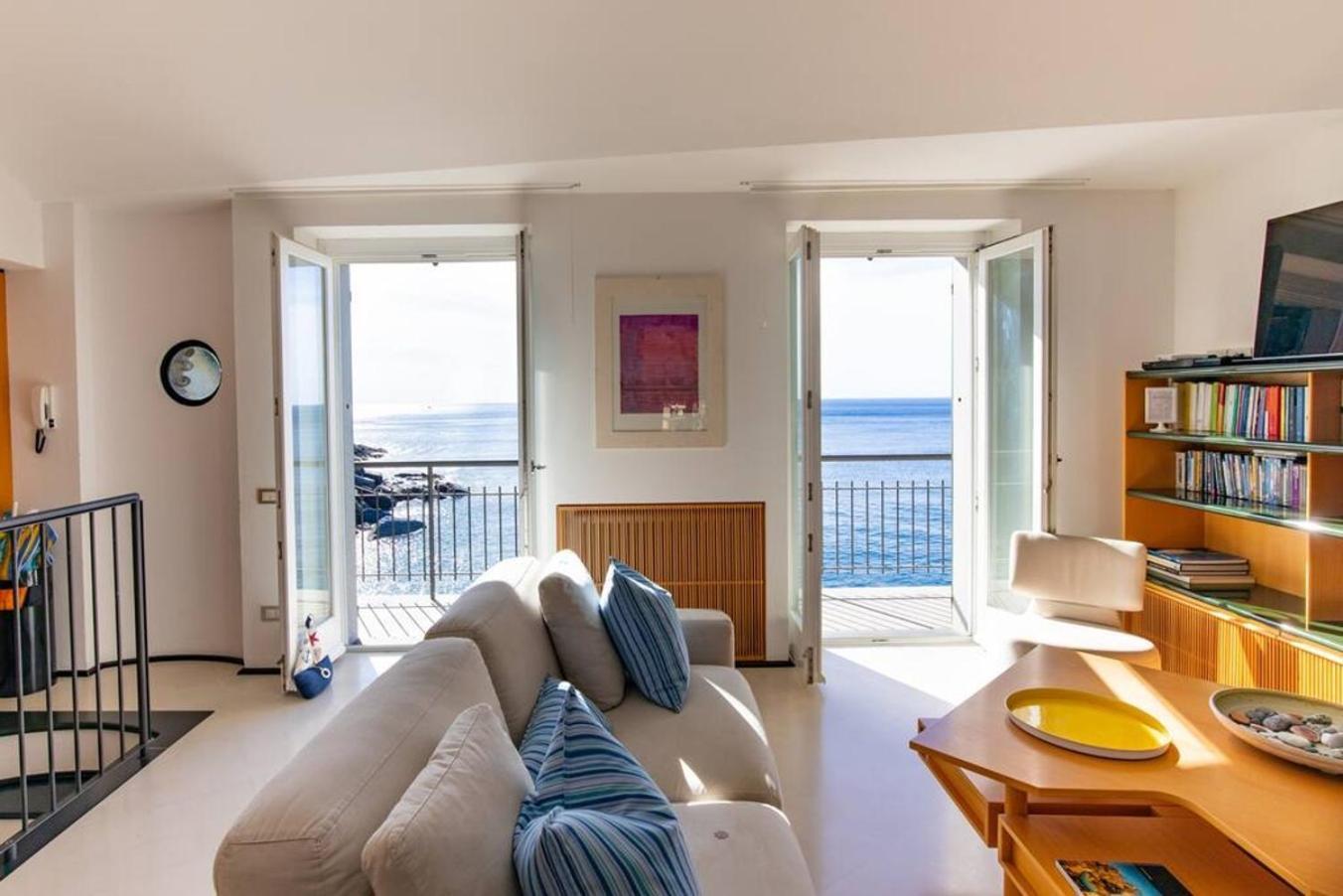 베르나차 Carattino 12 Idyllic Seafront Retreat 아파트 외부 사진
